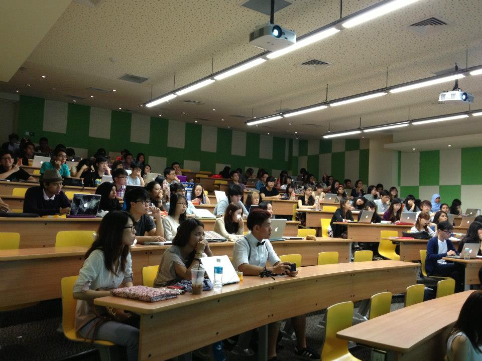 http://careers.mediacorp.sg/wp-content/uploads/2013/11/381438_407370436043736_220665861_n.jpg