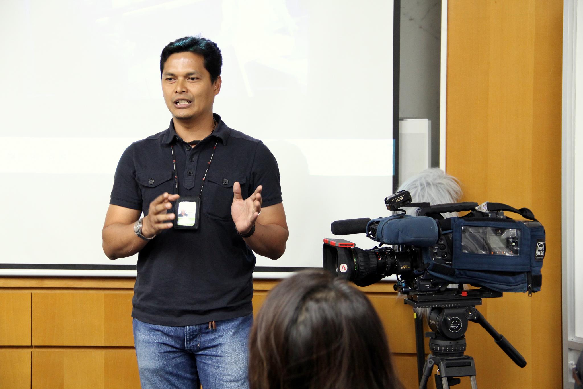 http://careers.mediacorp.sg/wp-content/uploads/2013/11/884568_389923947788385_1000518212_o.jpg