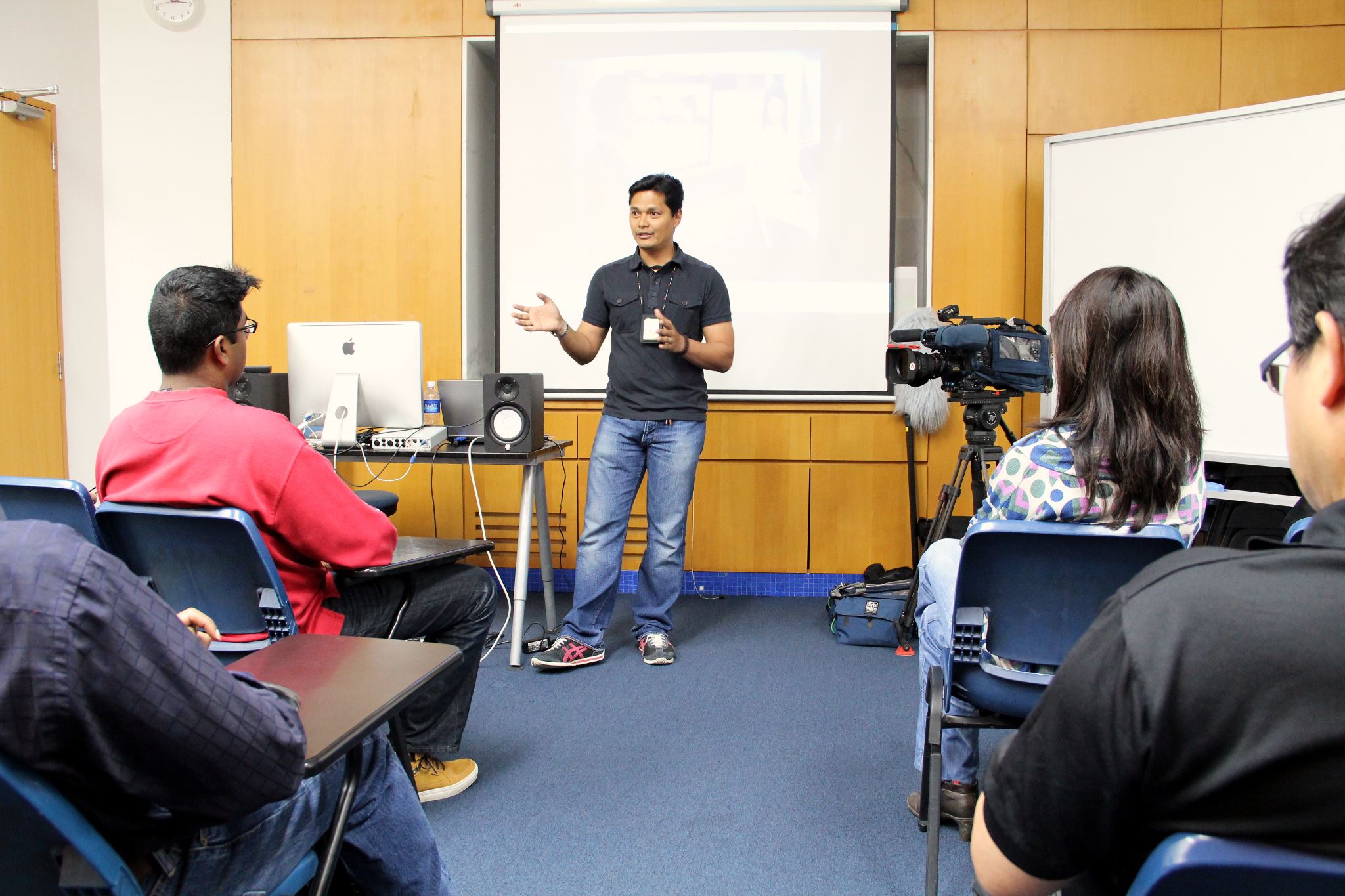 http://careers.mediacorp.sg/wp-content/uploads/2013/11/884568_389923951121718_220185629_o.jpg